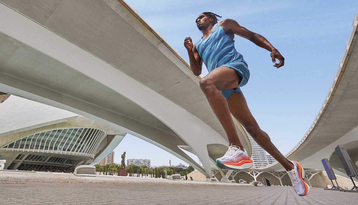 Nieuw: De Mizuno Wave Rebellion Pro  